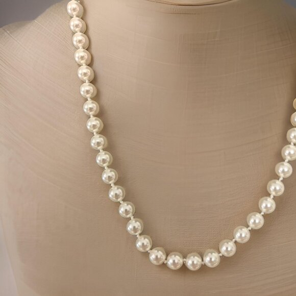 90s Charter Club 20" Faux Pearl Women's Dining Necklace - Picture 2 of 5